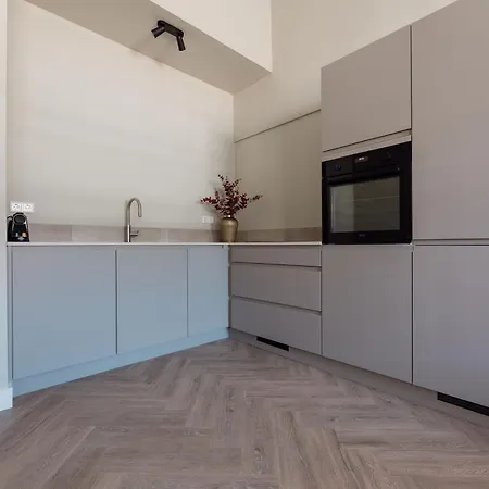 Aparthotel Luxurious With Equipped Kitchen Tilburg