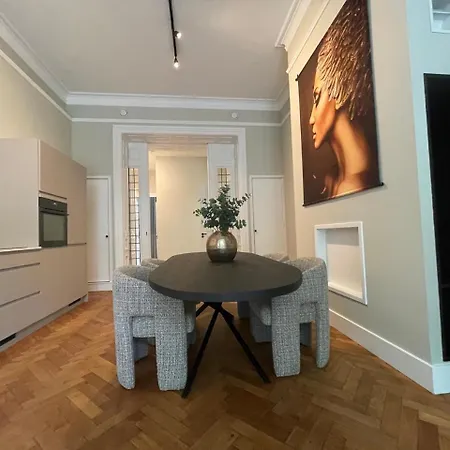 Aparthotel Luxurious With Equipped Kitchen Tilburg