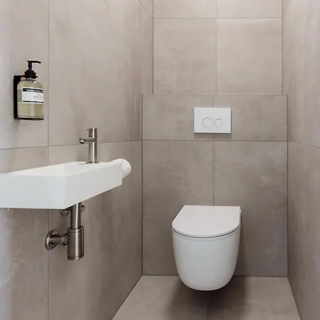 Luxurious With Equipped Kitchen Aparthotel